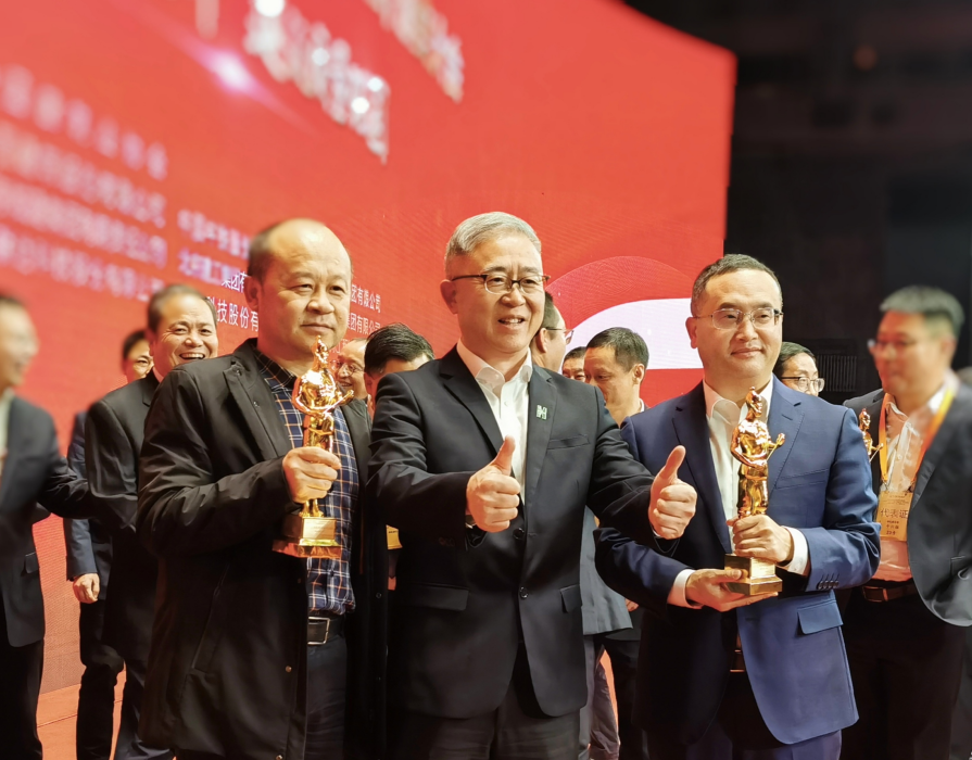 摘“星”載譽(yù)，再“鑄”“魯班”！中國建筑界的“奧斯卡” 捧杯！