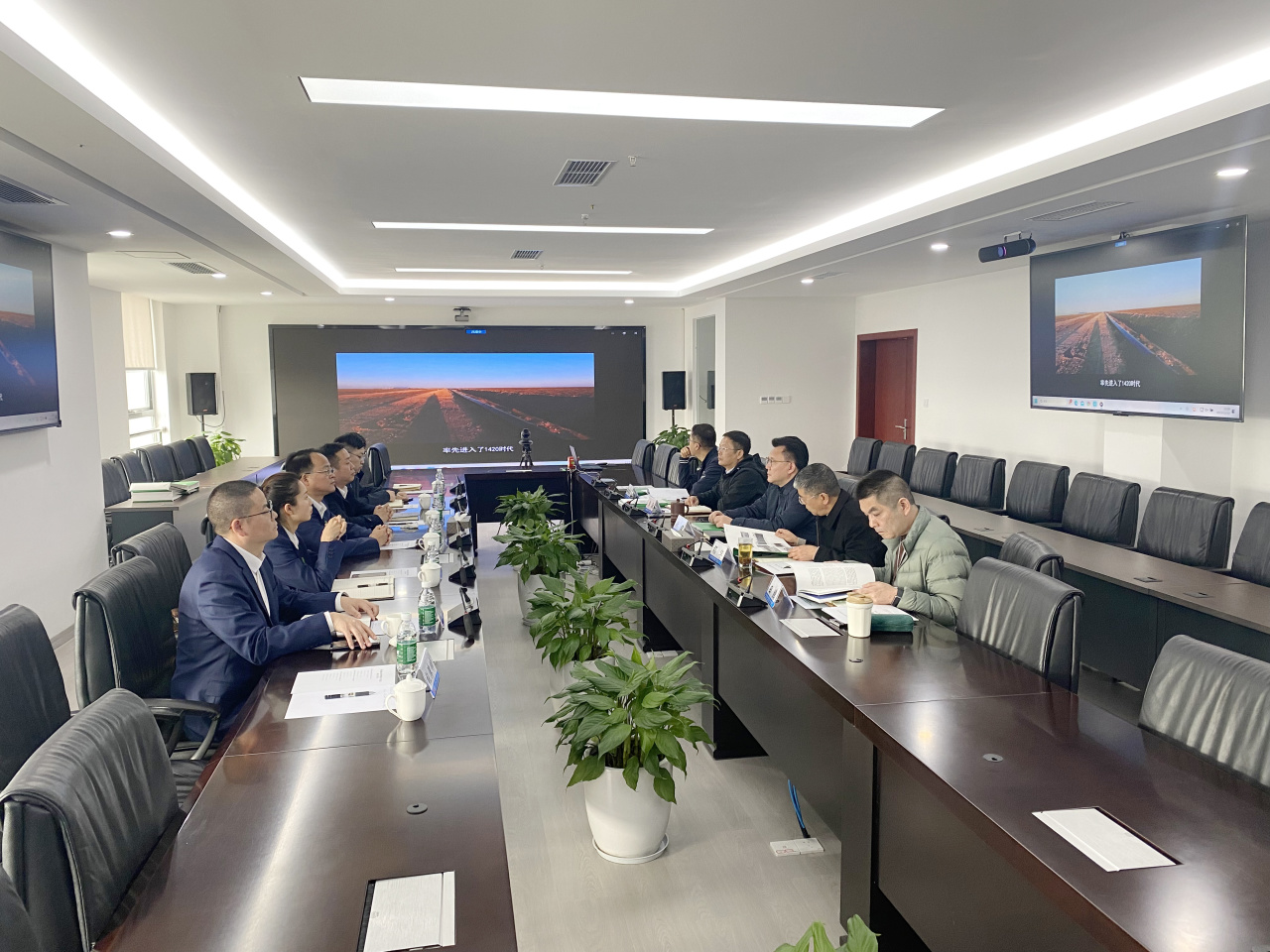 公司黨委副書記 、總經(jīng)理徐文忠到中石油四川油建公司開展座談交流